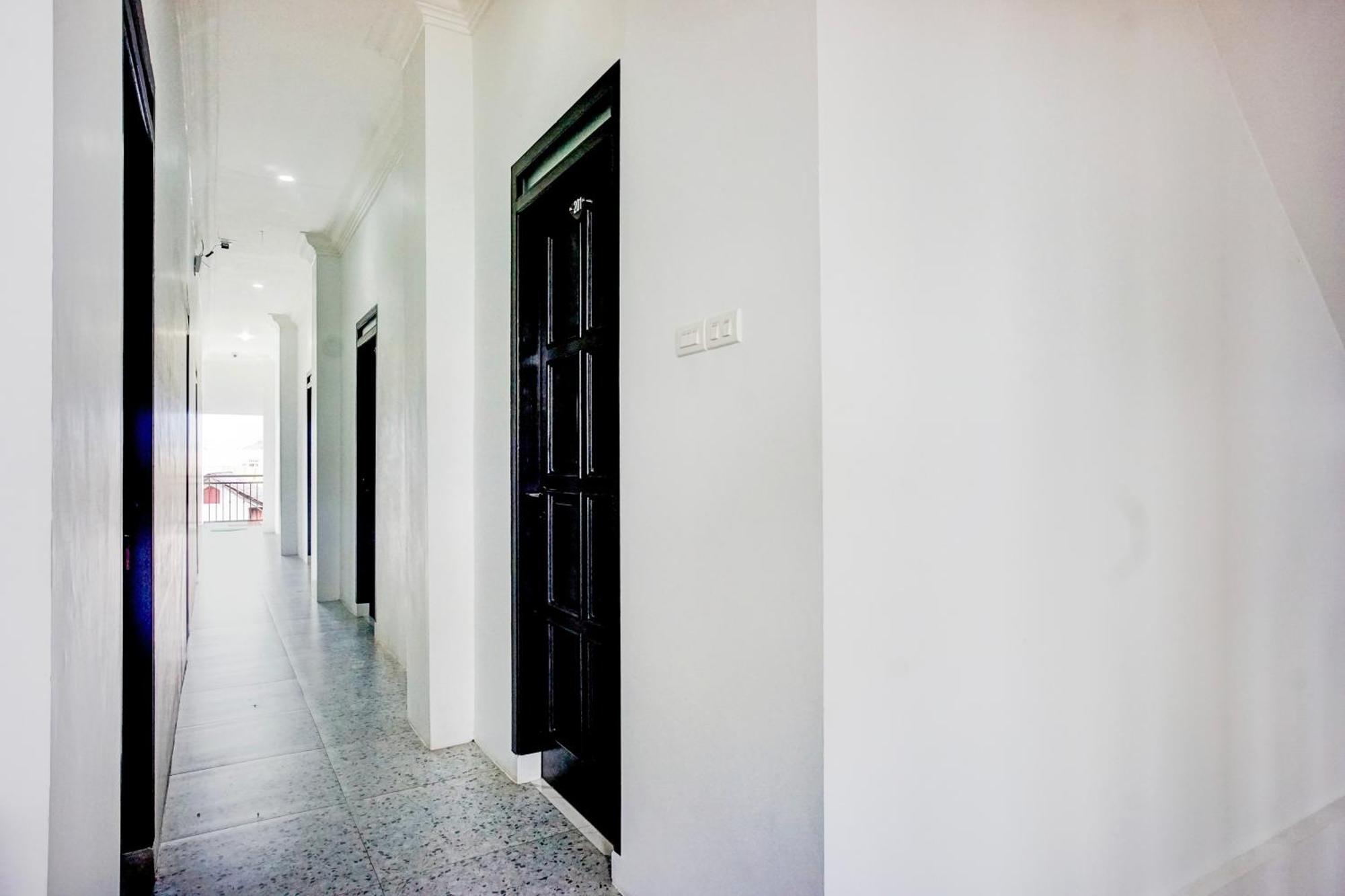 Capital O 94254 Dental Inn Banda Aceh Exterior photo